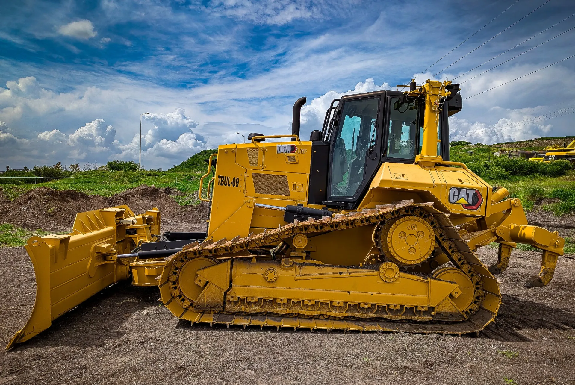 2017 CATERPILLAR D6N LGP