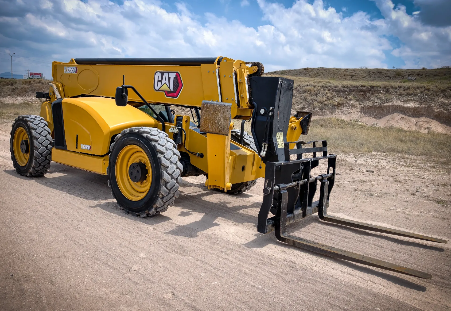 2019 CATERPILLAR TL1255D 4x4